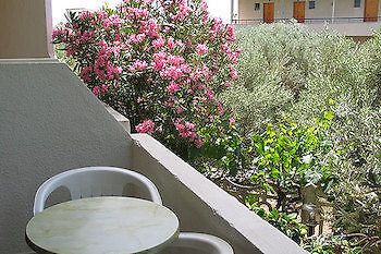 Voula Apartments Aegina Exteriör bild