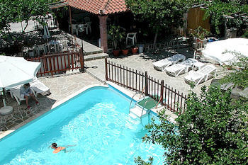 Voula Apartments Aegina Exteriör bild