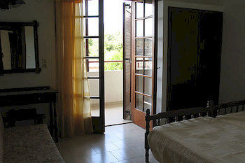 Voula Apartments Aegina Exteriör bild